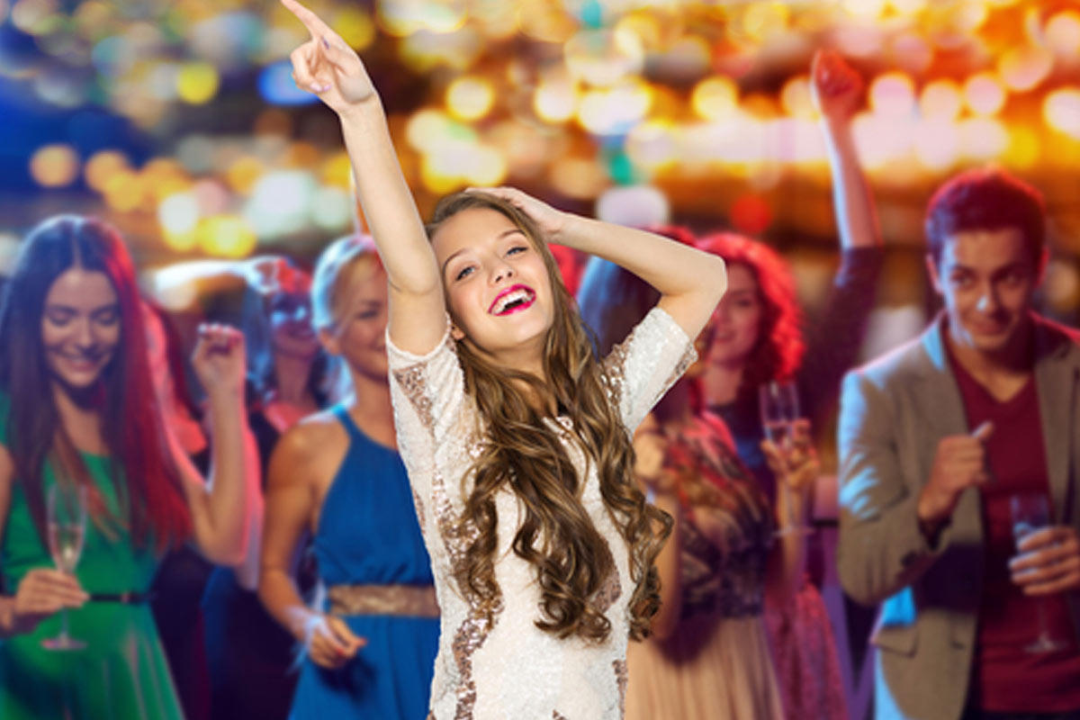 Hire DJ for Your School’s Dance